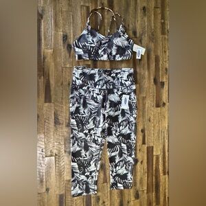 NWT Old Navy Active Powersoft SET Leaf Print Sports Bra (L) and Leggings (XL)